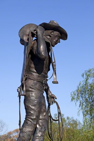 Statue Stockmans Hall of Fame  Longreach